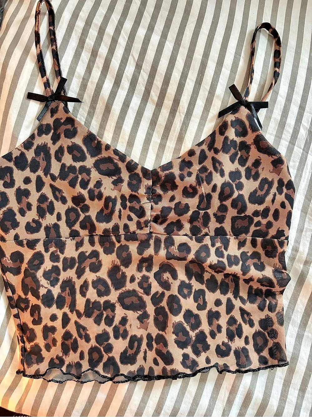Cute leopard print cropped tank